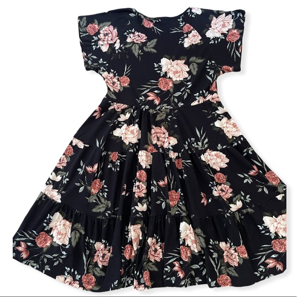 Gorgeous Floral Dress - Picture 4 of 4